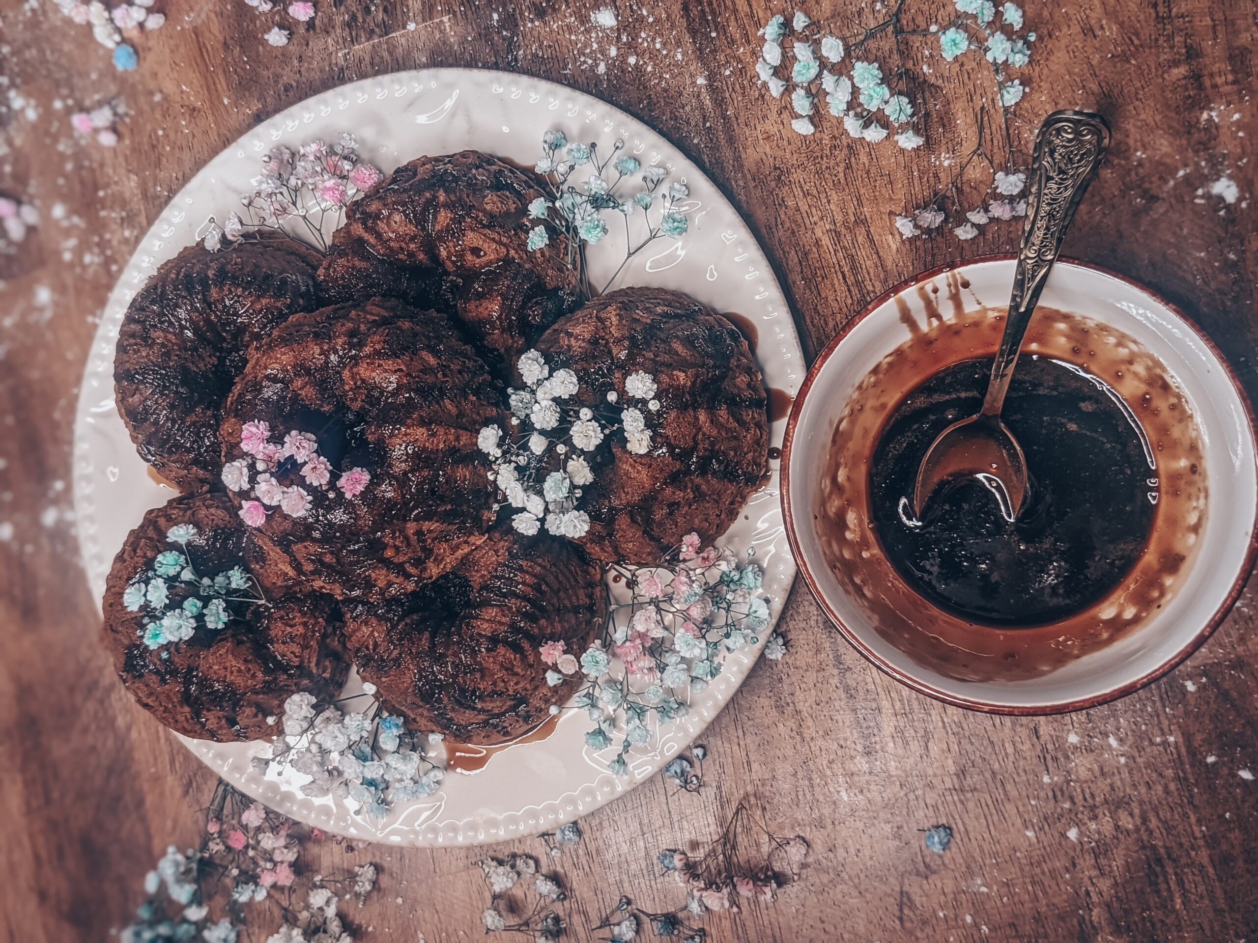 Camellia Glow Tea Cakes Recipe with Floral Glaze